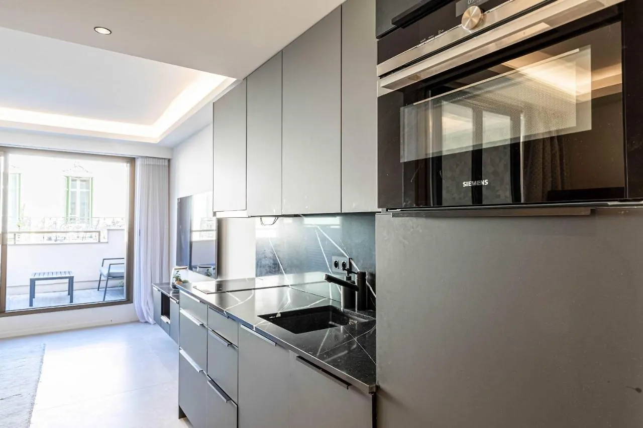 Superb One Bedroom Flat And Terrace - Cannes Center 0*,